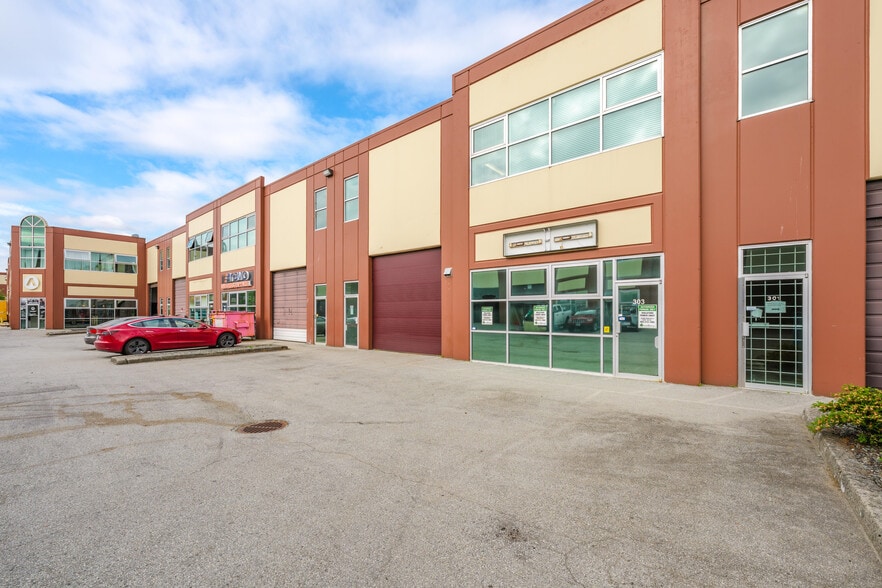 More Photos Of 17750 65A Av, Surrey Showroom For Sale
