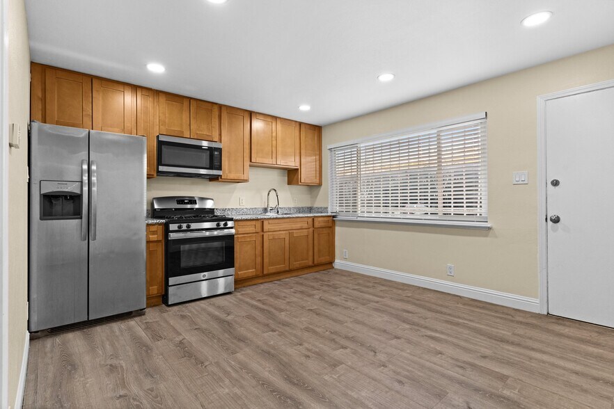 More Photos Of 1630 35th Ave, Oakland Apartments For Sale