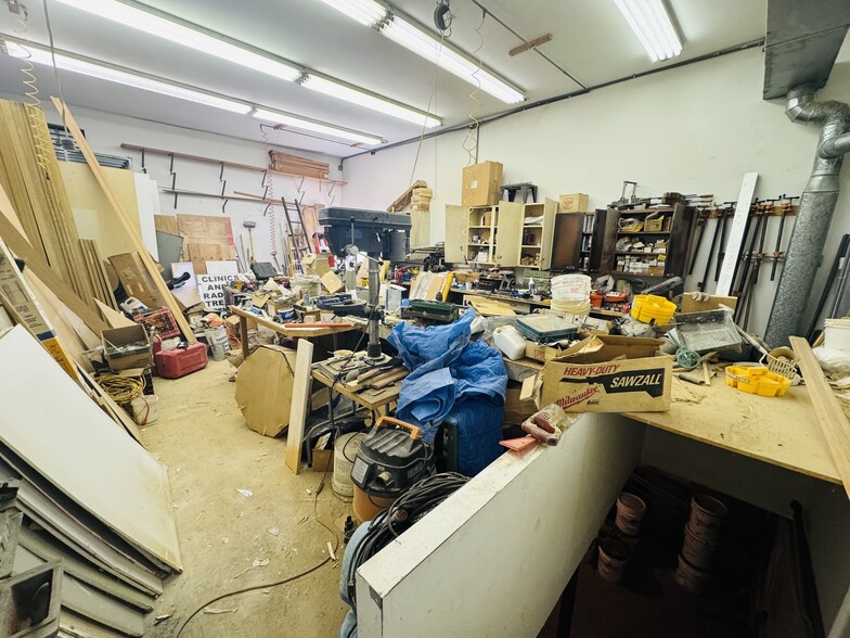 More Photos Of 816 Hempstead Tpke, Franklin Square Office For Sale