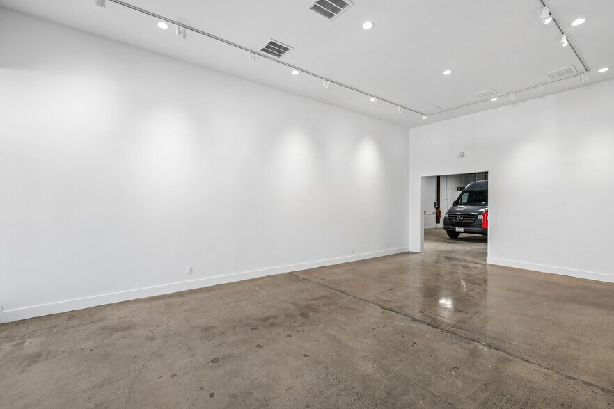 More Photos Of 3235 Macarthur Blvd, Oakland Warehouse For Sale