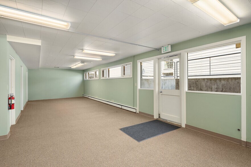 More Photos Of 2300 W Commodore Way, Seattle Office Residential For Sale