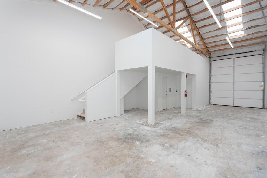 Primary Photo Of 1120 Bailey Hill Rd, Eugene Unknown For Lease