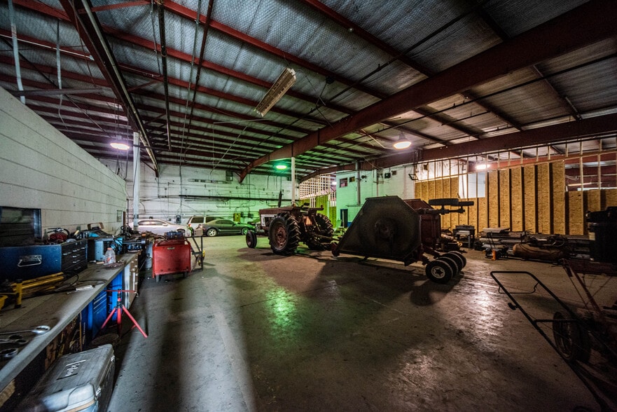More Photos Of 501 Lakeshore Dr, Kuttawa Warehouse For Sale