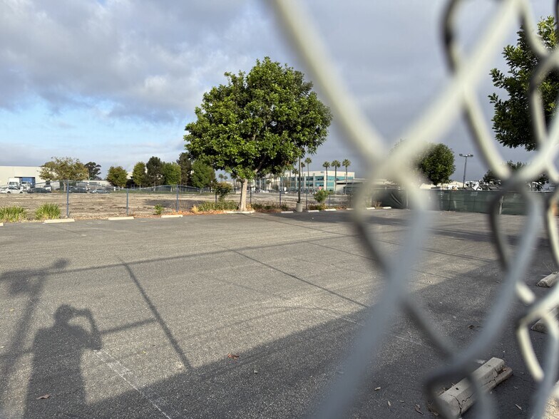 More Photos Of 3070 Airport way, Long Beach Land For Lease