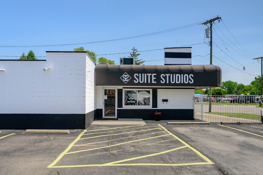 More Photos Of 573 E Huron River Dr, Belleville Freestanding For Sale