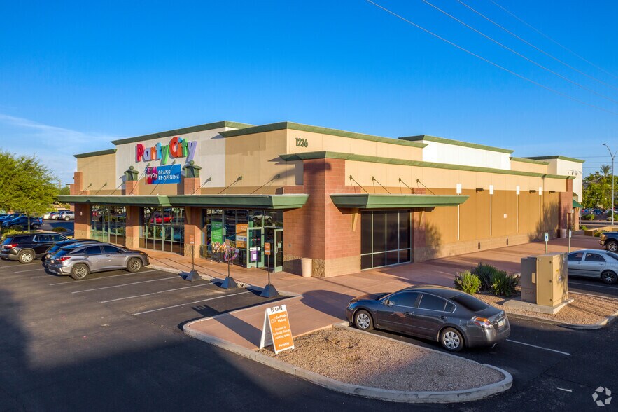 More Photos Of 1641 S Stapley Dr, Mesa Unknown For Lease