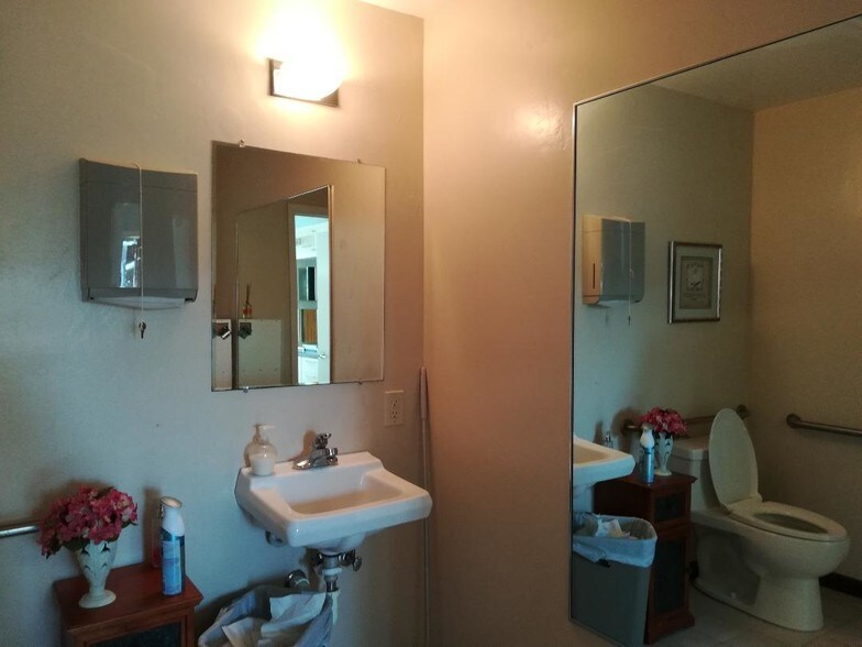 More Photos Of 557 Charles Ave, Seaside Storefront Retail Office For Lease