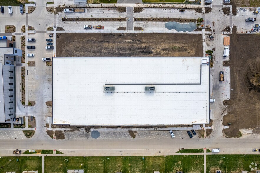 More Photos Of 1120 NE Station Xing, Grimes Sports And Entertainment For Lease