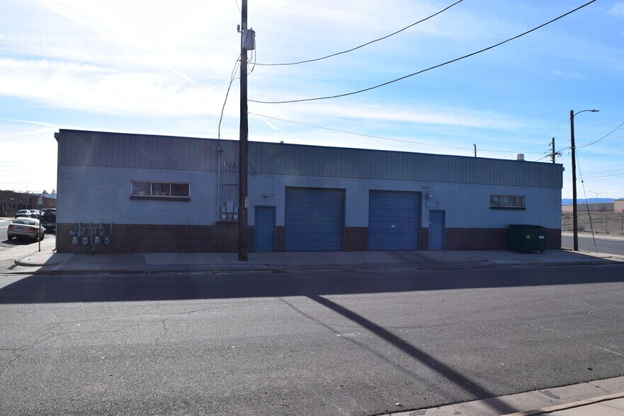 More Photos Of 3905-3911 S Mariposa St, Englewood Warehouse For Lease