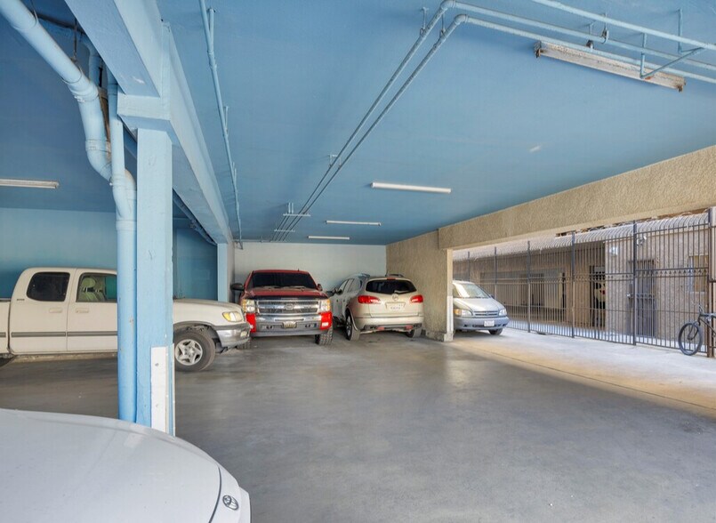 More Photos Of 736 Rose Ave, Long Beach Apartments For Sale