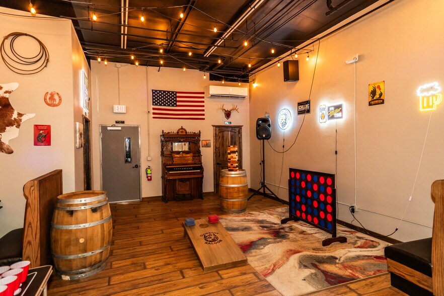 More Photos Of 152 Johnson Ave, Orofino Bar For Lease