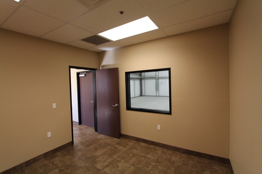 More Photos Of 3048 N Cessna Way, Casa Grande Warehouse For Lease