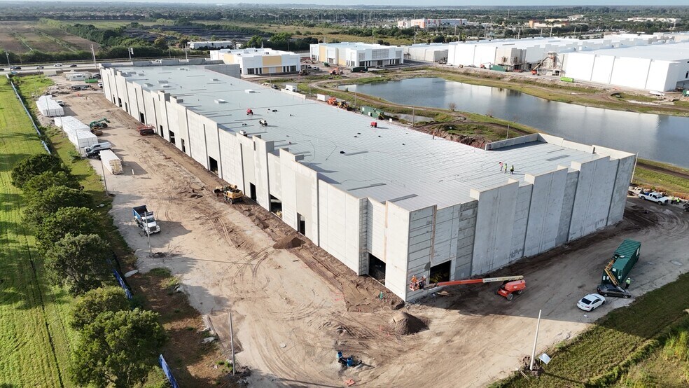 More Photos Of 8289 Boynton Beach Blvd, Boynton Beach Unknown For Lease