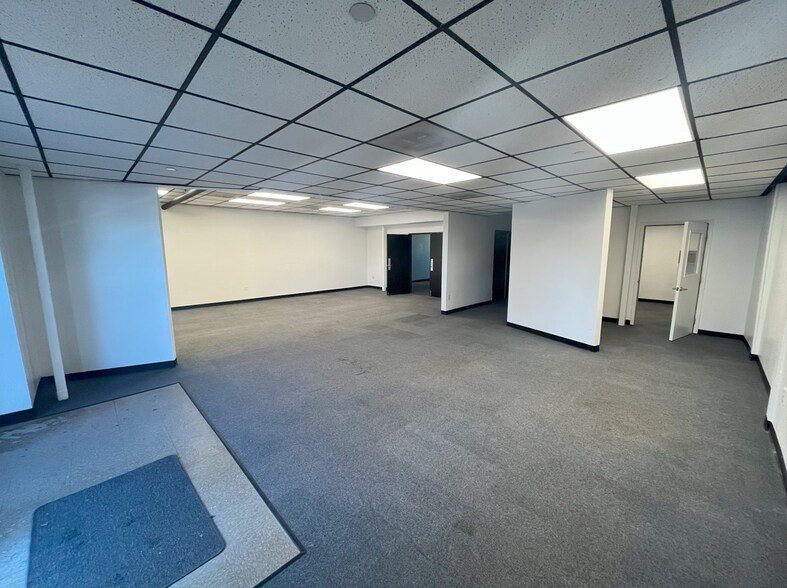 More Photos Of 555 Alter St, Broomfield Service For Lease