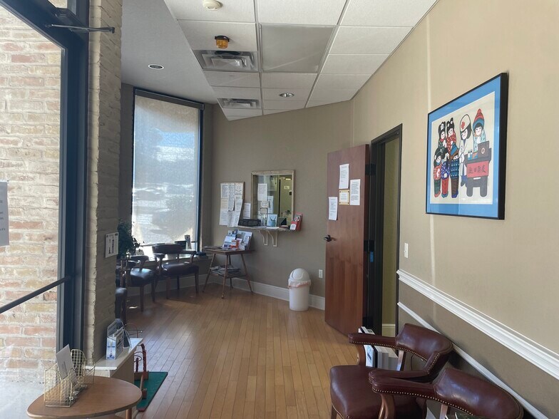 More Photos Of 8001-8003 Broadway St, San Antonio Unknown For Lease