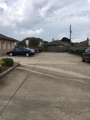 More Photos Of 10407 W Fairmont Pky, La Porte Medical For Lease