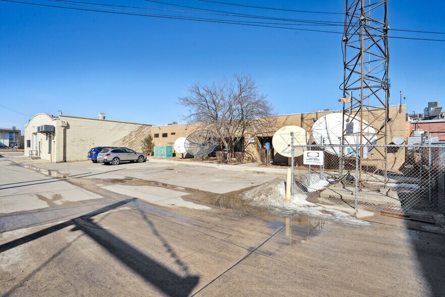 More Photos Of 512 Jefferson Street, Waterloo Office Residential For Sale