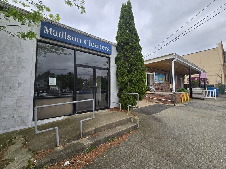 More Photos Of 88 Main St, Madison Freestanding For Sale