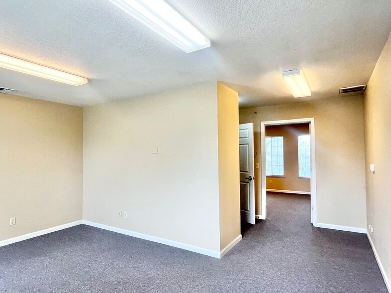 More Photos Of 2007 Opportunity Dr, Roseville Office For Sale