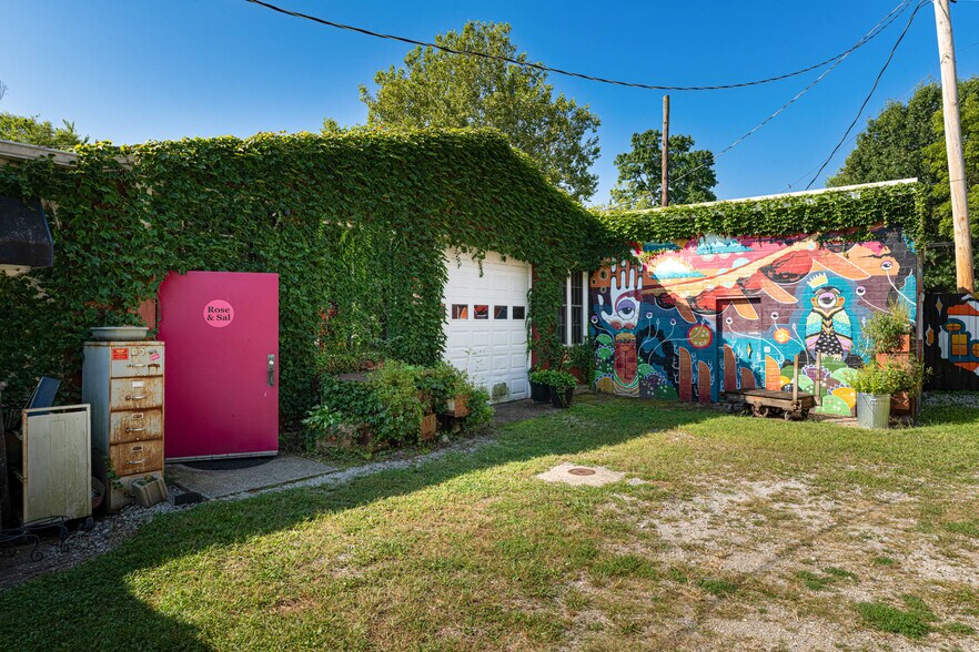More Photos Of 136-138 Dayton St, Yellow Springs Storefront For Sale