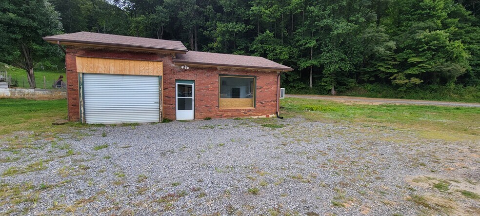 Primary Photo Of 17984 Great Smoky Mountain Expy, Waynesville Specialty For Lease
