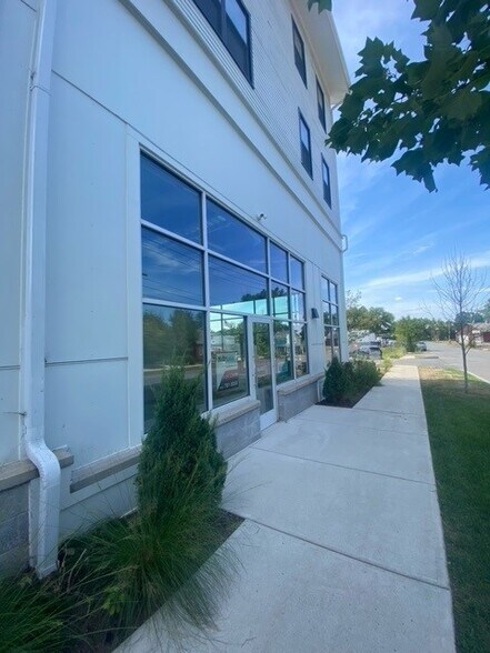 More Photos Of 75 Cowls Rd, Amherst Apartments For Lease