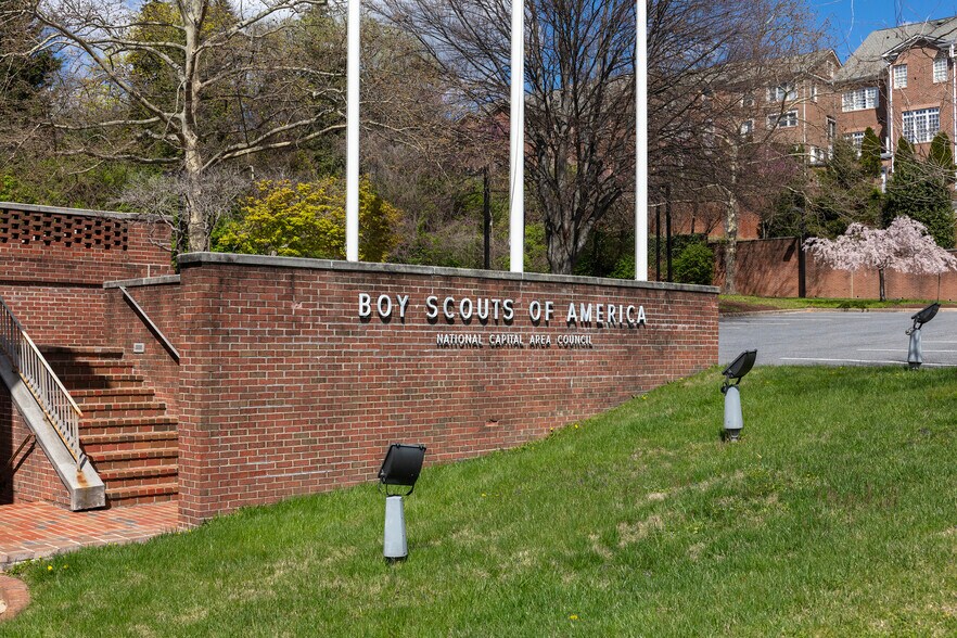 More Photos Of 9190 Rockville Pike, Bethesda Office For Sale
