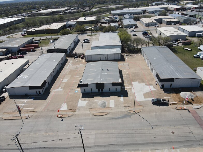 More Photos Of 4404-4412 Glenview Dr, Haltom City Warehouse For Lease
