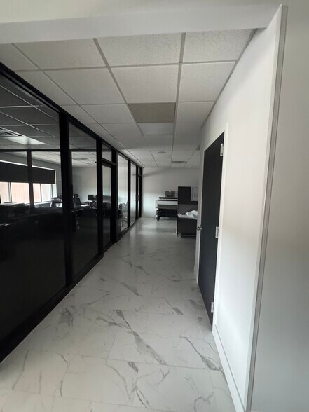 More Photos Of 151 Industrial Loop, Staten Island Storefront Retail Office For Sale