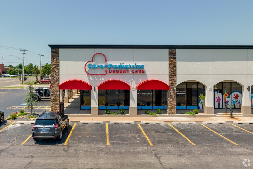 More Photos Of 9412-9494 N May Ave, Oklahoma City Unknown For Lease