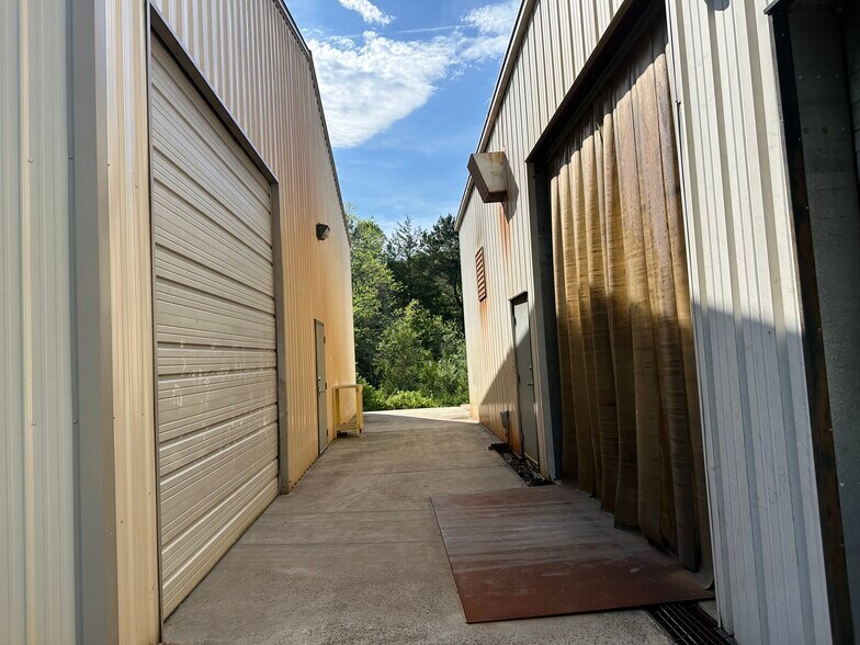 More Photos Of 4377 Dallas Cherryville Hwy, Bessemer City Industrial For Lease