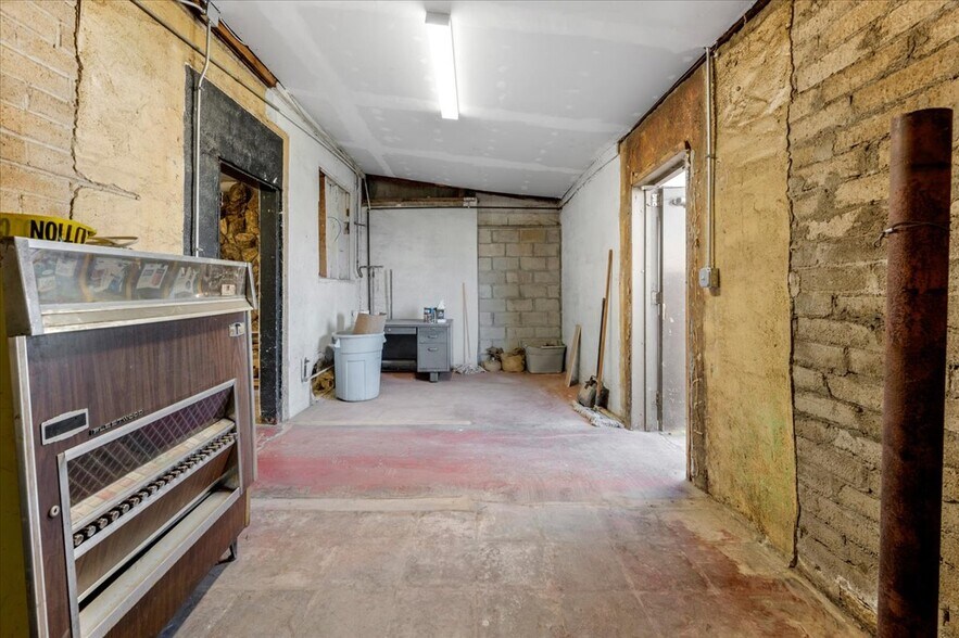 More Photos Of 636 Park Blvd, Orange Cove Freestanding For Sale