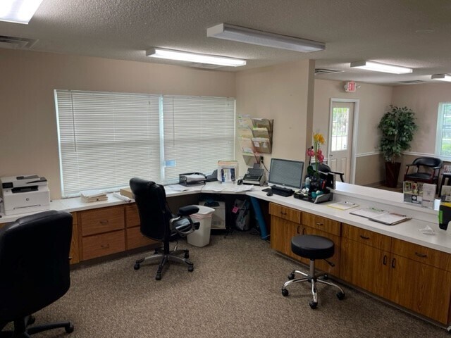More Photos Of 13910 Fivay Rd, Hudson Medical For Lease