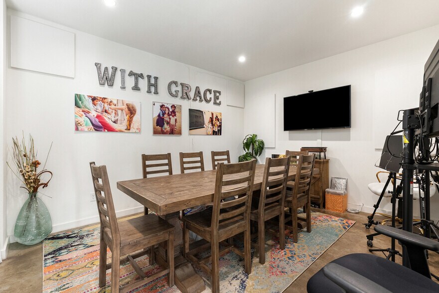 More Photos Of 2000 Windy Ter, Cedar Park Warehouse For Sale