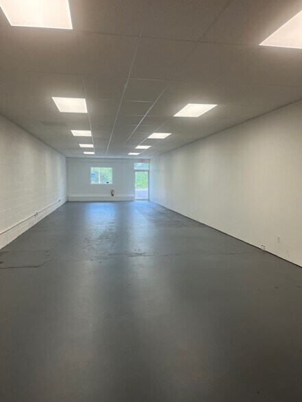 More Photos Of 561 Broad st, Waverly General Retail For Sale