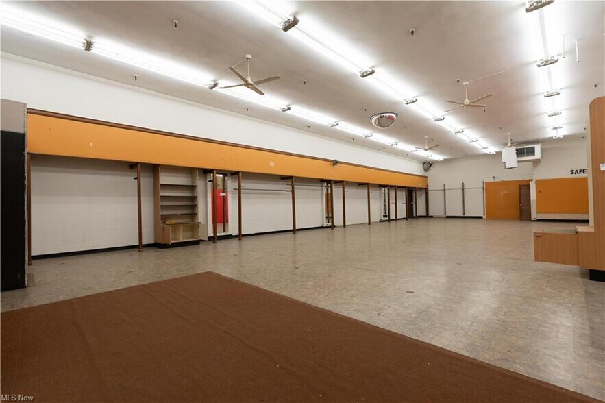 More Photos Of 314 Cherry Ave SE, Canton Warehouse For Sale