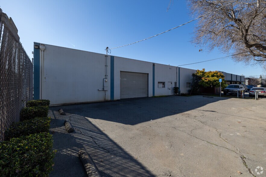 More Photos Of 1020 O'Brien Dr, Menlo Park Warehouse For Sale