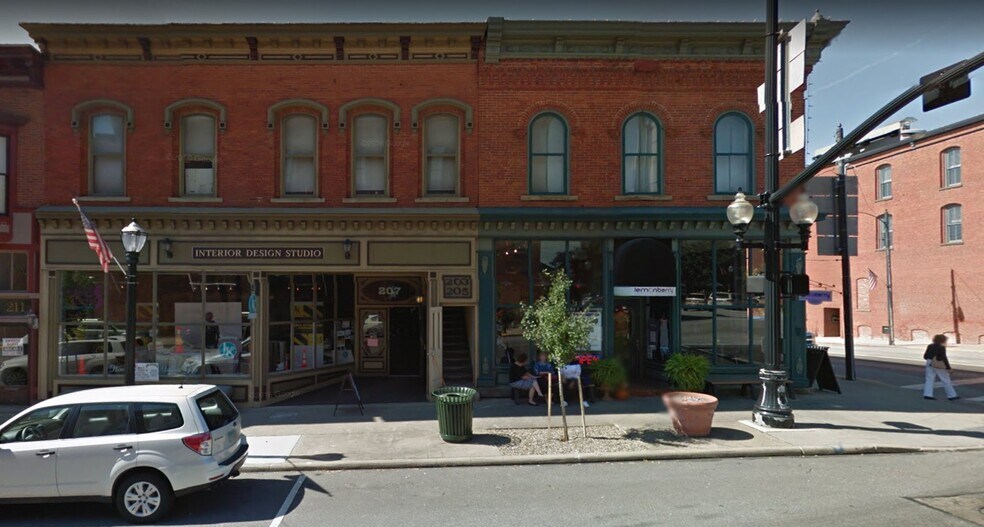 Primary Photo Of 201-207 S Court St, Medina Storefront Retail Residential For Lease