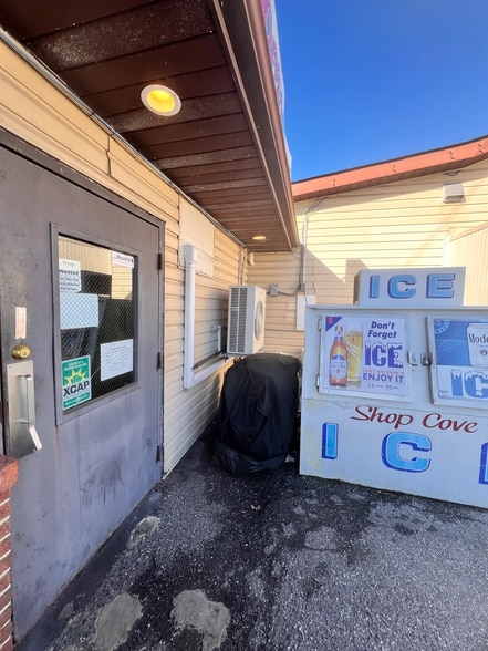 More Photos Of 16215 Cobb Island Rd, Newburg Freestanding For Sale