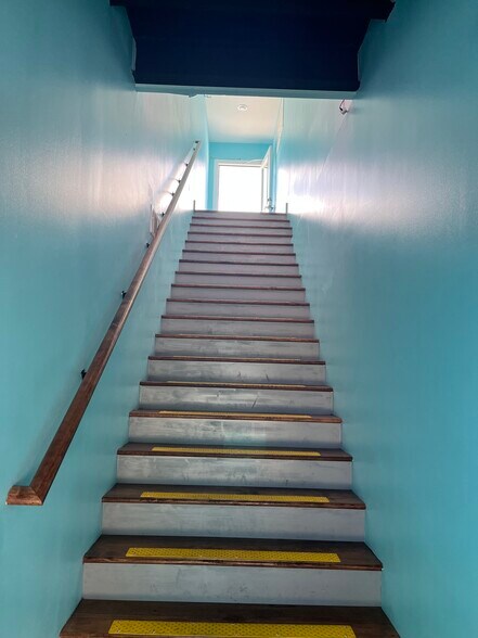 More Photos Of 1107 Jackson Ave E, Oxford Restaurant For Lease