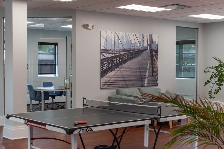 More Photos Of 1321-1325 Millersport Hwy, Amherst Office For Lease