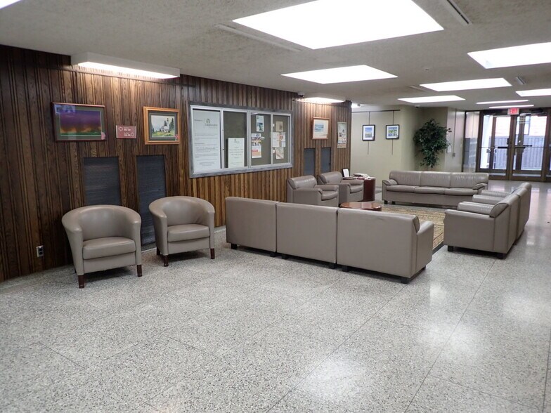 More Photos Of 901 4th St, Hudson Office For Sale