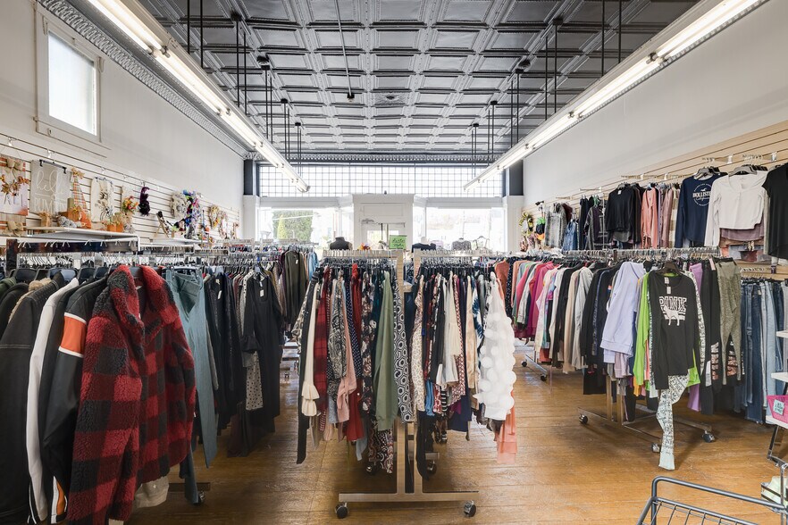 More Photos Of 410-412 Broad Ave, Belle Vernon Storefront Retail Residential For Sale