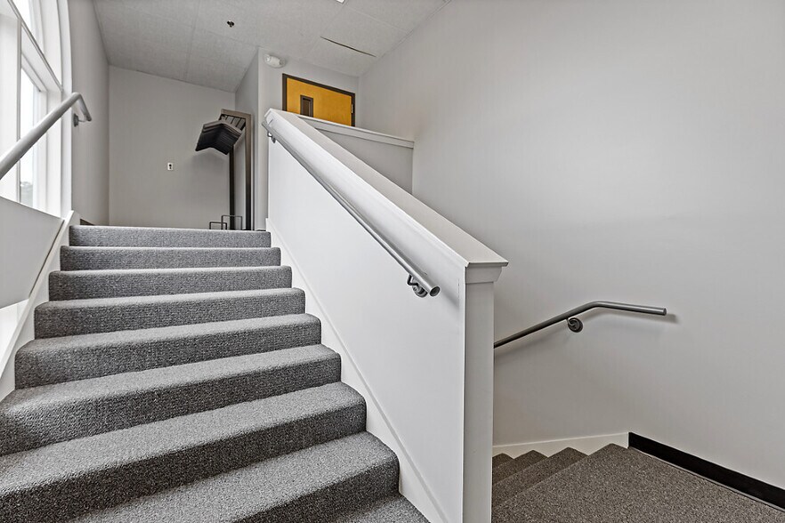 More Photos Of 323 State St, Augusta Office Residential For Sale