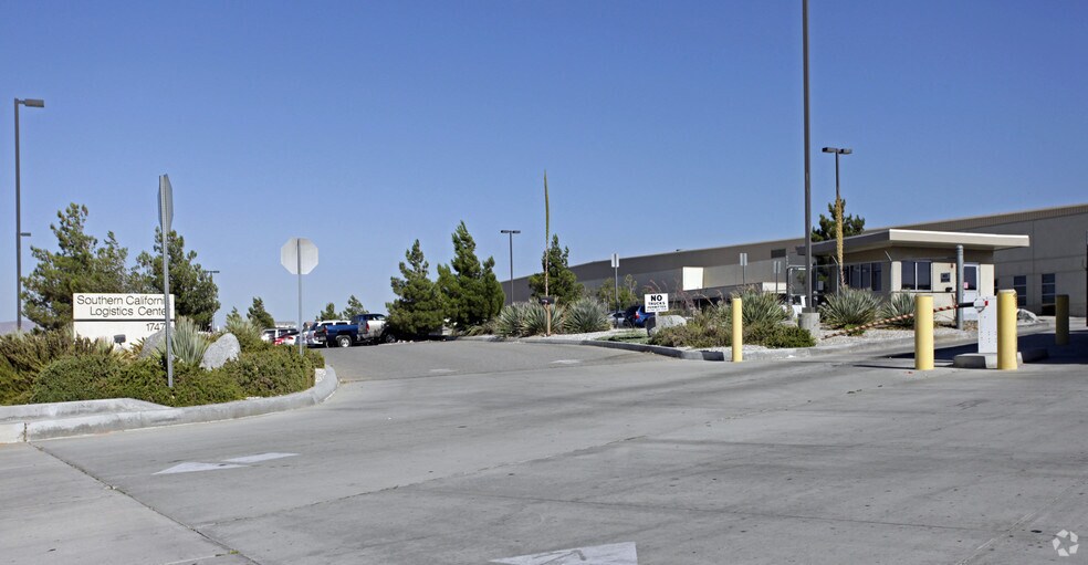 More Photos Of 17477 Nisqualli Rd, Victorville Distribution For Lease