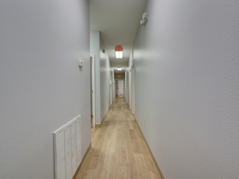 More Photos Of 733 S Goldenrod Rd, Orlando Medical For Lease