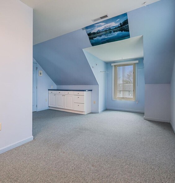 More Photos Of 1326 Forrest Ave, Dover Storefront Retail Office For Sale