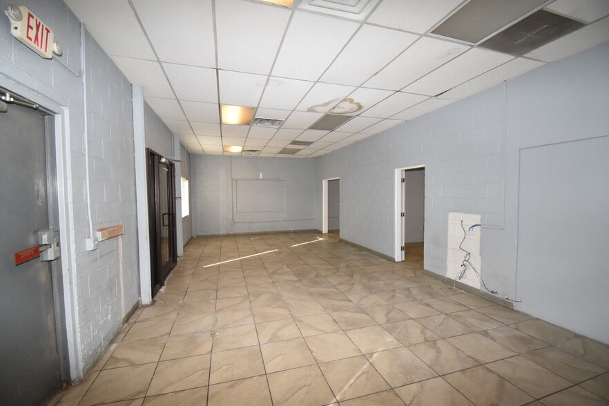 More Photos Of 410 Santa Fe St, El Paso Freestanding For Lease
