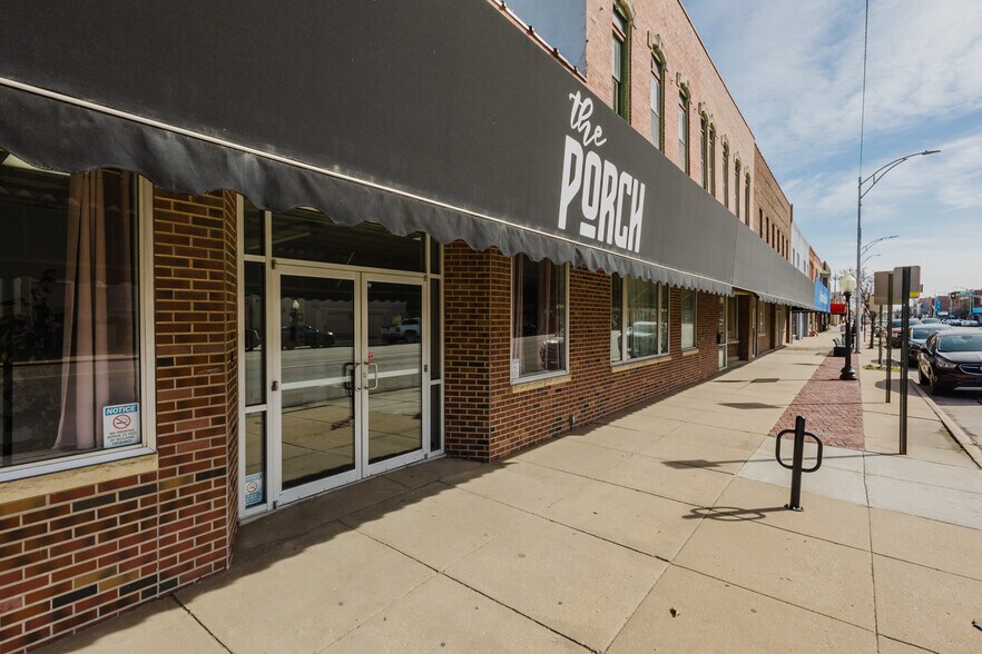 More Photos Of 724 N Main St, Newton Storefront For Sale