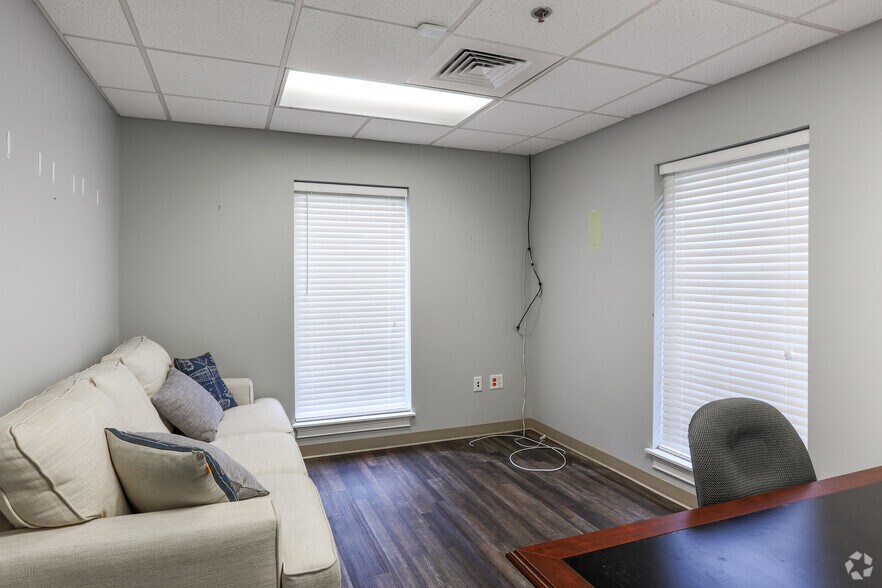 More Photos Of 2308 Palmyra Rd, Albany Medical For Lease